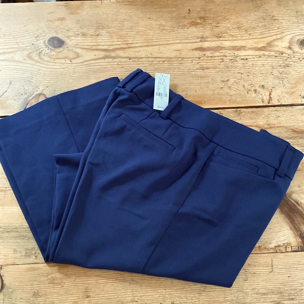 🛍️ New York & company dressy bottom flare dark blue pants.